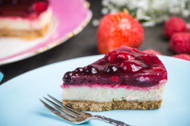 Ev yapımı yaz meyveleri meyve cheesecake