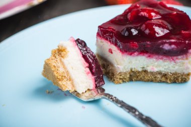 Ev yapımı yaz meyveleri meyve cheesecake