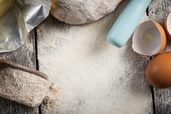 Fresh dough for home baking — Stock Photo, Image