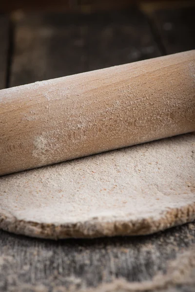 Příprava celozrnné těsto na domácí chléb — Stock fotografie