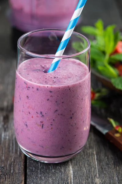 Homemeade anioxidant bogyók smoothie — Stock Fotó