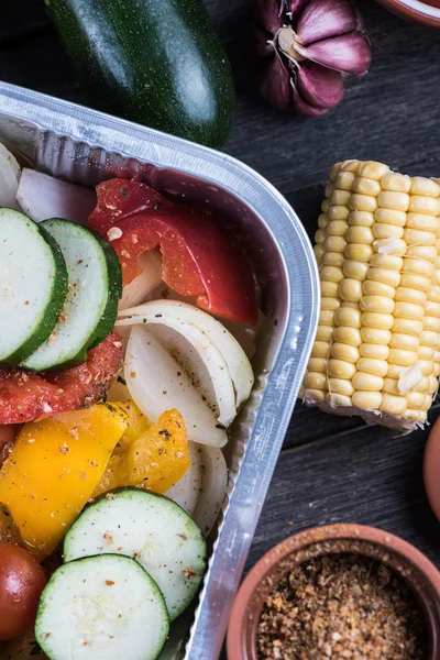 Preparação de verduras para churrasco — Fotografia de Stock