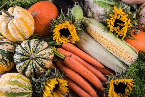 Čerstvý z místního trhu podzimní zelenina — Stock fotografie