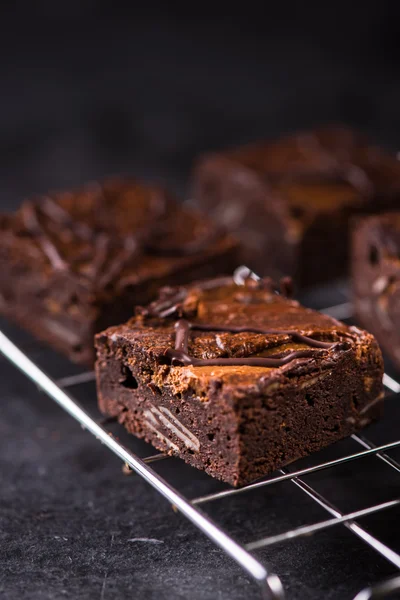 Domácí řemeslné čokoládové brownies — Stock fotografie