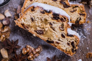 Geleneksel Noel stollen keki