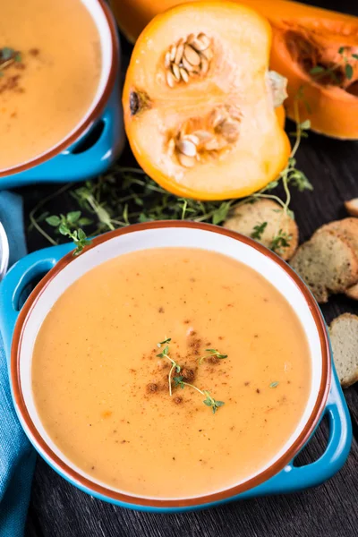 Sabor de otoño, sopa de calabaza y zanahoria —  Fotos de Stock