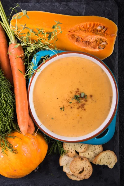 Sopa casera de calabaza, calabaza y zanahoria —  Fotos de Stock