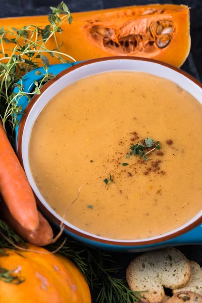 Sopa casera de calabaza, calabaza y zanahoria —  Fotos de Stock