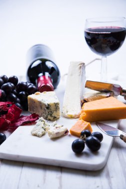 peynir ve şarap ile sonbahar aperatif seçimi
