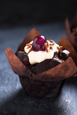 Yukarıdan çikolatalı muffin