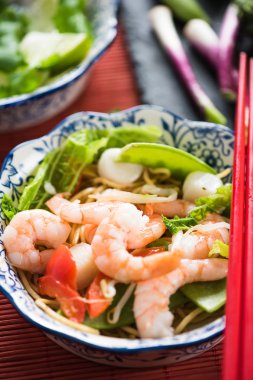 Deniz gıda Chow Mein Asya tarzı yemek