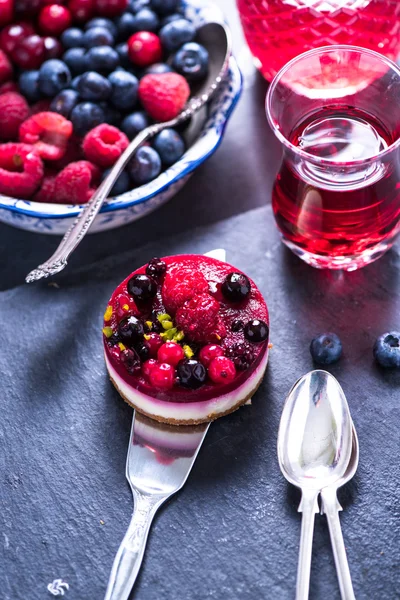 Ev yapımı şenlikli kış meyve cheesecake