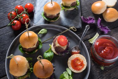 Mini sığır eti Burger yukarıdan