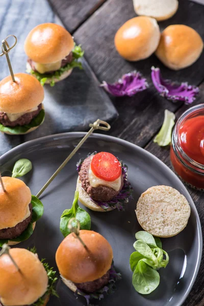 Party-Essen, Rindfleisch-Burger — Stockfoto