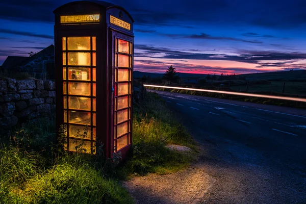 Red phone booth — Stock Photo, Image