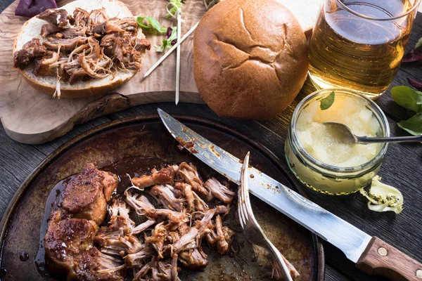 Slow roasted pulled pork sandwich — Stock Photo, Image