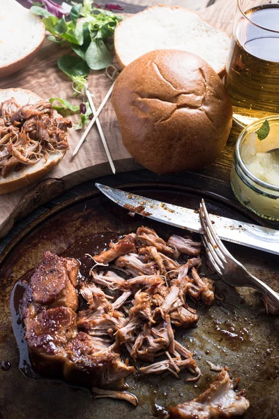 Yavaş Kavrulmuş çekti domuz sandviç