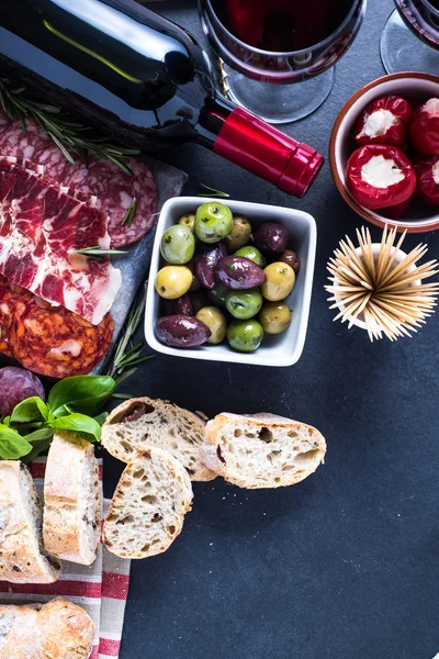 Tapas espanholas, fundo da fronteira alimentar — Fotografia de Stock