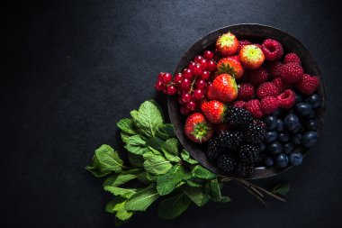 Kase, antioksidan kavramı içinde taze çilek