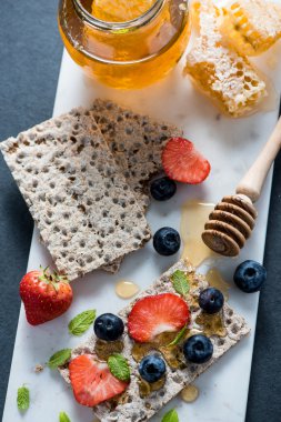 sağlıklı ve lezzetli kahvaltı