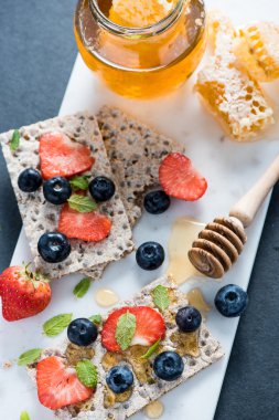 sağlıklı ve lezzetli kahvaltı