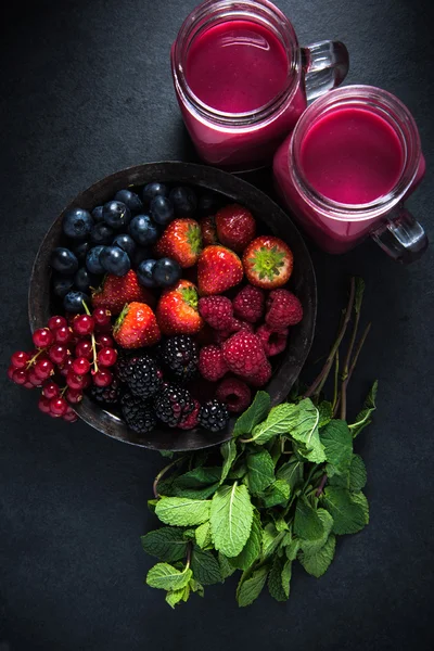 Antioxidante todas las bayas batido de frutas —  Fotos de Stock