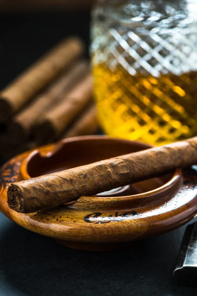 Cuban cigar in wooden ash tray — Stock Photo, Image