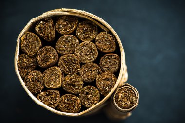 esnaf kutu Küba purosu yukarıdan