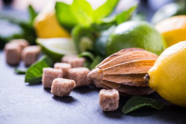 Limon içecek yenilemek için malzemeler