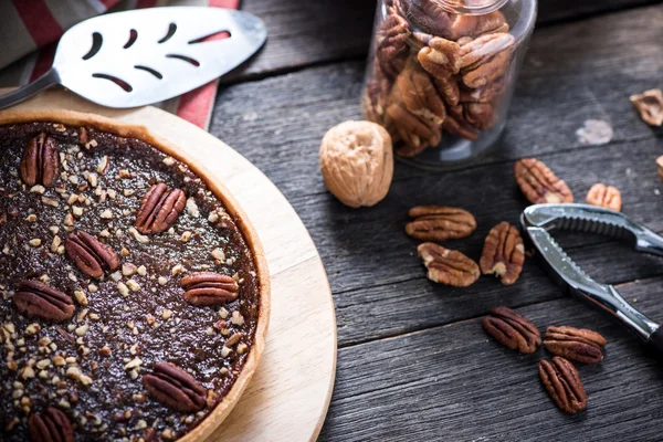 Traditional pecan nut pie — Stock Photo, Image
