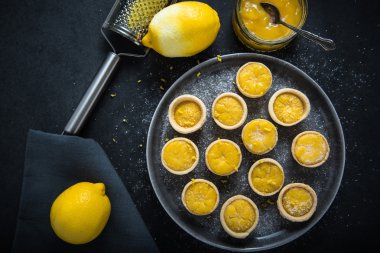 Portekizce mini limon kremalı tarts