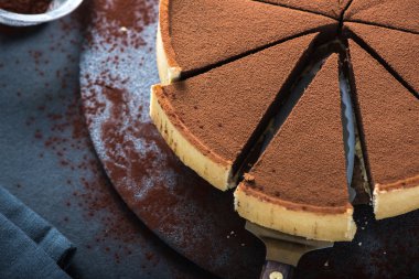 Çikolatalı Kek kısmı hizmet