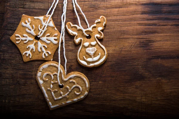 Pepparkakor cookies över trä bak — Stockfoto