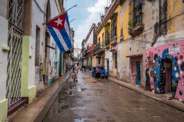 Klasik şehir cadde görünümü sömürge Havana, Küba.