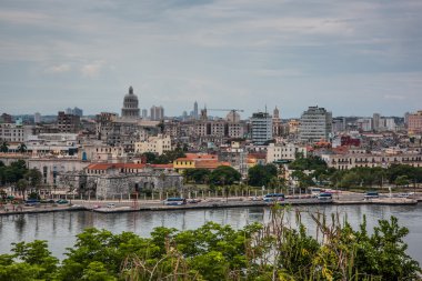 Küba sermaye Havana üzerinden panoramik görünüm.