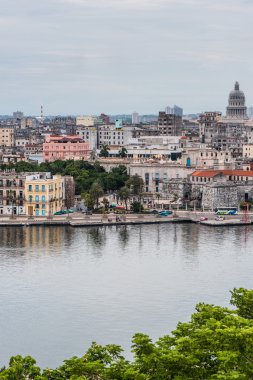 Küba sermaye Havana üzerinden panoramik görünüm.