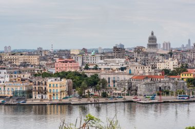 Küba sermaye Havana üzerinden panoramik görünüm.