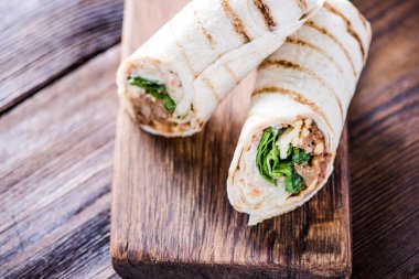 Izgara sağlıklı tavuk tortilla