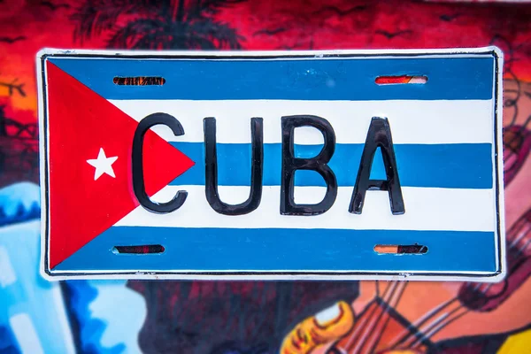 Bandeira cubana em fundo vibrante — Fotografia de Stock