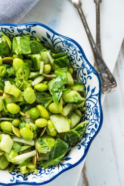 Süper yeşil salata, temiz yemek