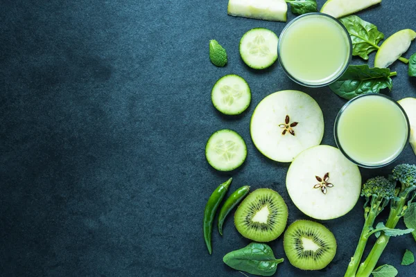 Groene smoothie, gezonde voeding achtergrond — Stockfoto
