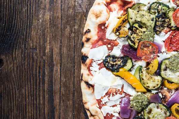 Pizza mit Gemüse — Stockfoto