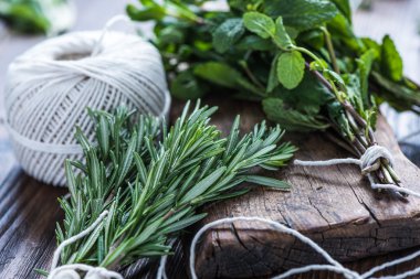 Aromatik otlar ve baharatlar bahçesinden