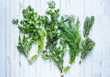 Aromatik otlar ve baharatlar bahçesinden