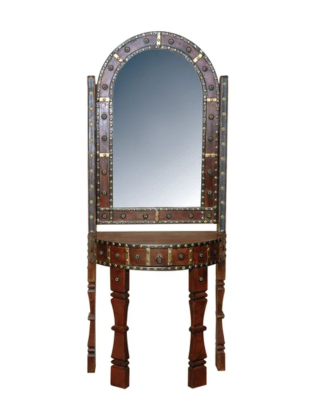 Винтажный стол с зеркалом на белом фоне — стоковое фото