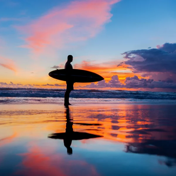 Surfer with board — Stock Photo, Image