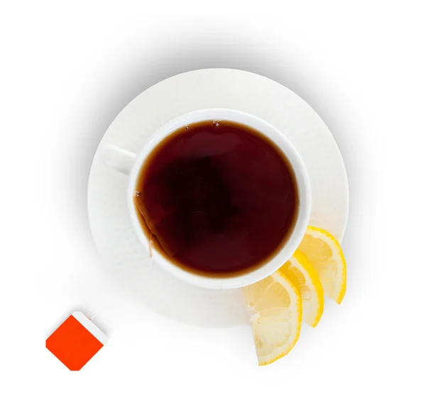 Szklany kubek herbaty na białym tle. — Zdjęcie stockowe