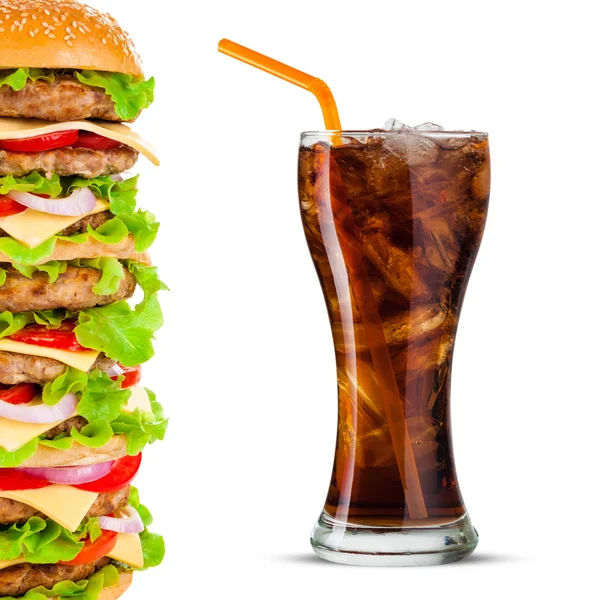 Cola dan Big hamburger pada latar belakang putih — Stok Foto