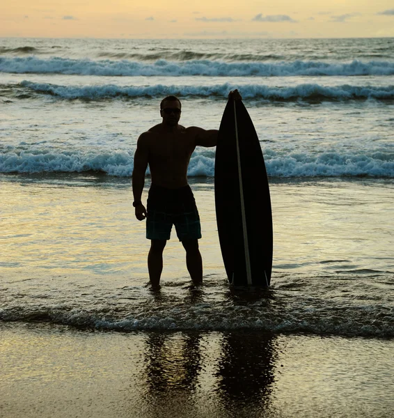 Surfeur avec planche Images De Stock Libres De Droits