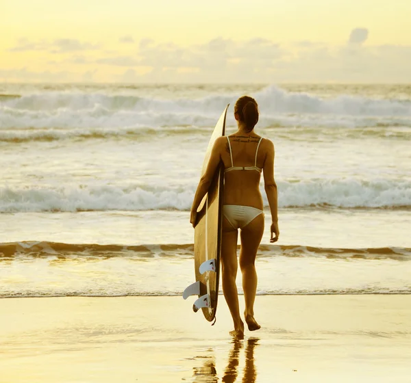 Young woman surfer with board — Stock Photo, Image